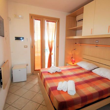 B&B Scoglio Di Pirro Climatizzato A 150 M Dalle Spiagge Salentine Torre San Giovanni Exterior foto